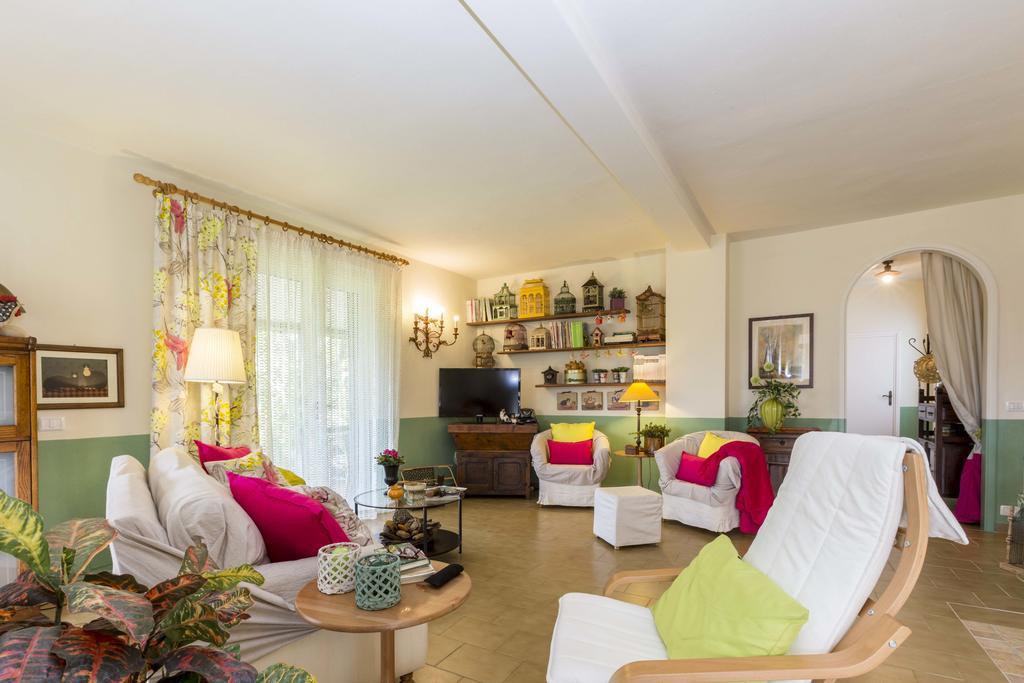 Villa Monserrato - Goelba Порт-Аццурро Экстерьер фото