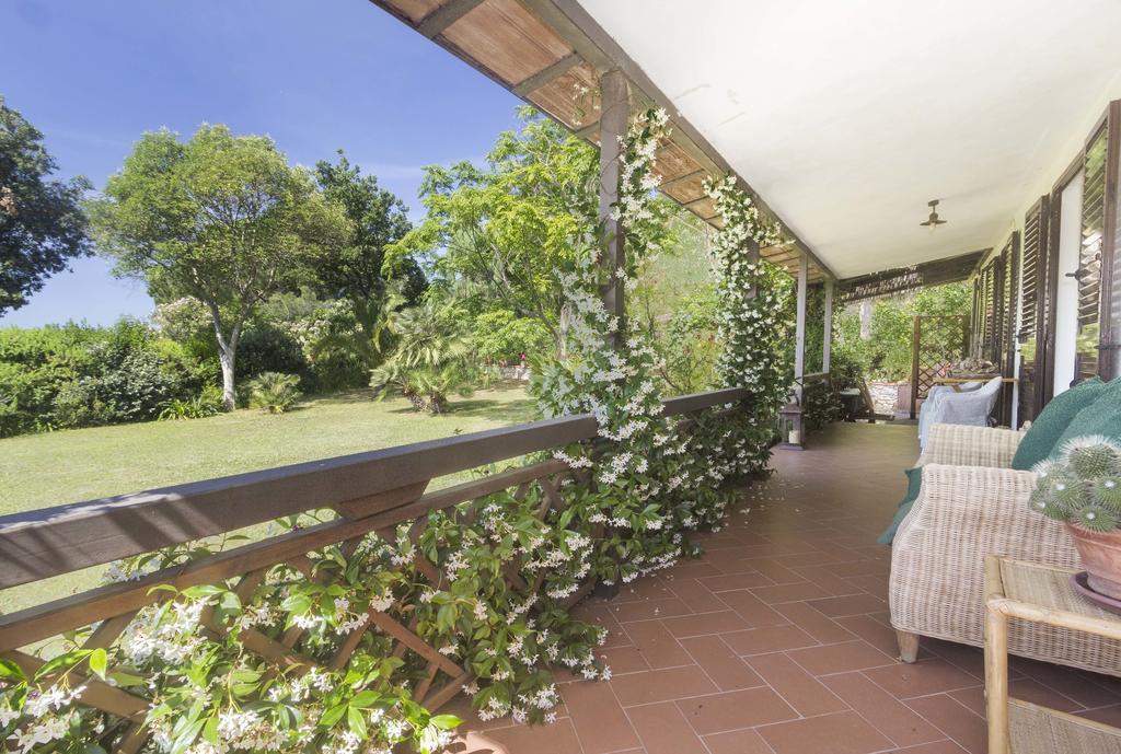 Villa Monserrato - Goelba Порт-Аццурро Экстерьер фото