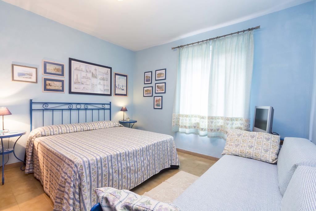 Villa Monserrato - Goelba Порт-Аццурро Номер фото
