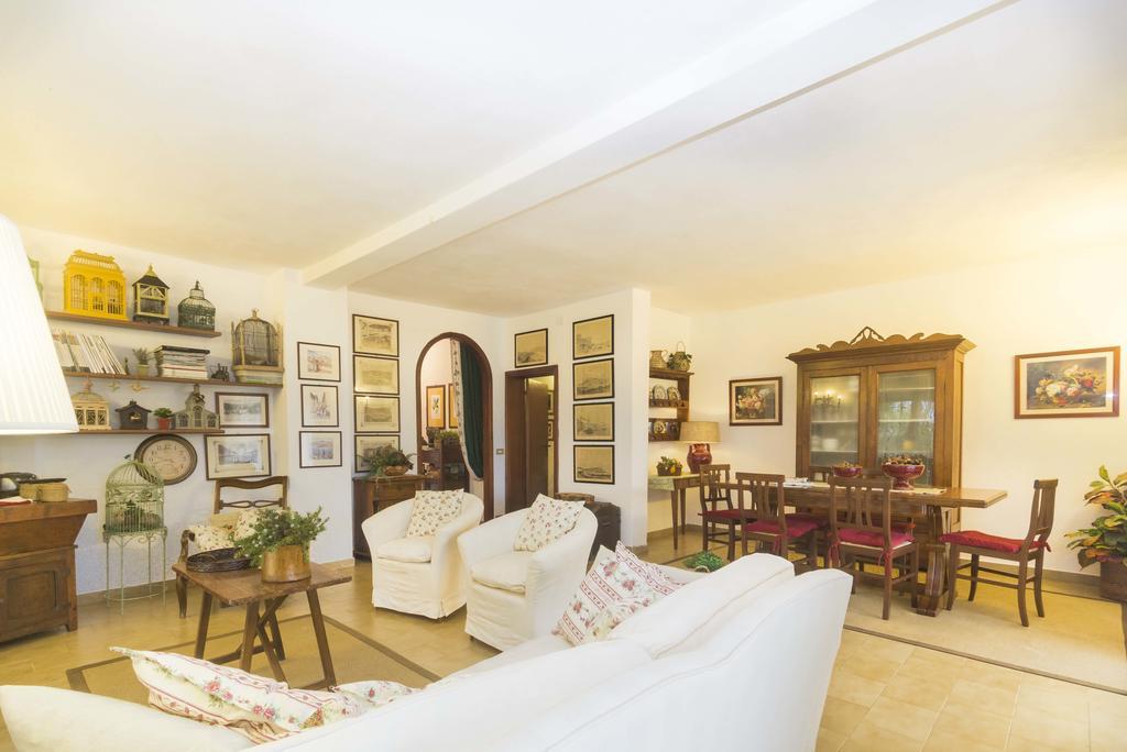 Villa Monserrato - Goelba Порт-Аццурро Номер фото