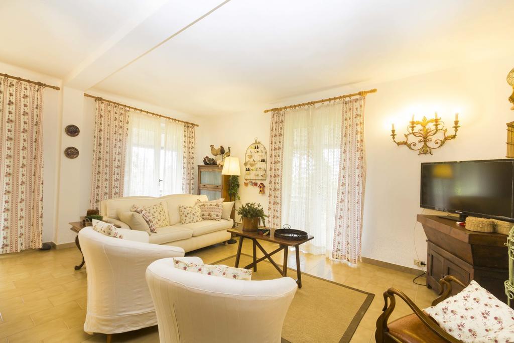 Villa Monserrato - Goelba Порт-Аццурро Номер фото
