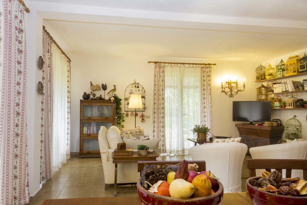 Villa Monserrato - Goelba Порт-Аццурро Номер фото